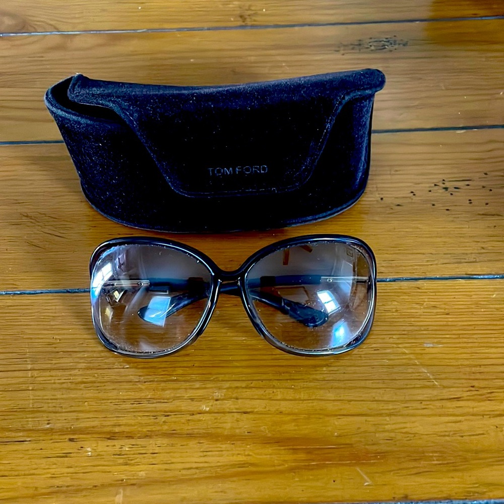 Brand new never worn Tom ford sunglasses